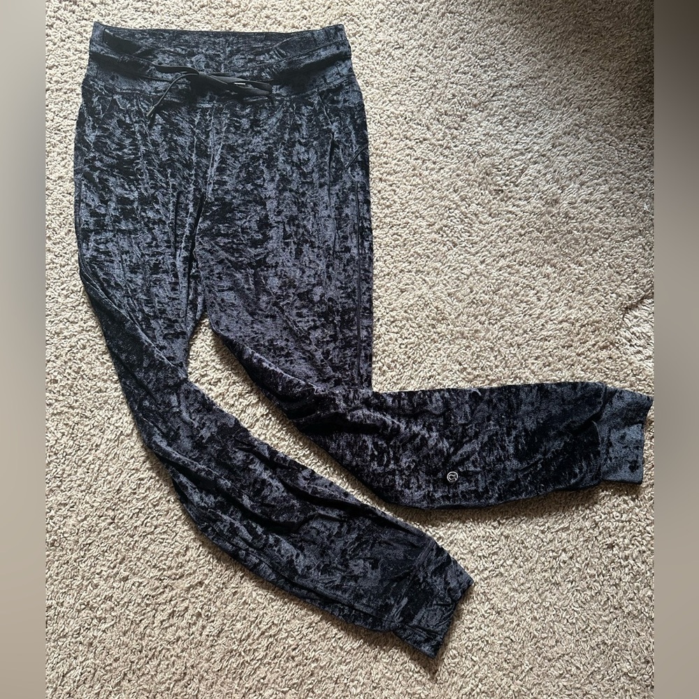 lululemon Black Velvet joggers